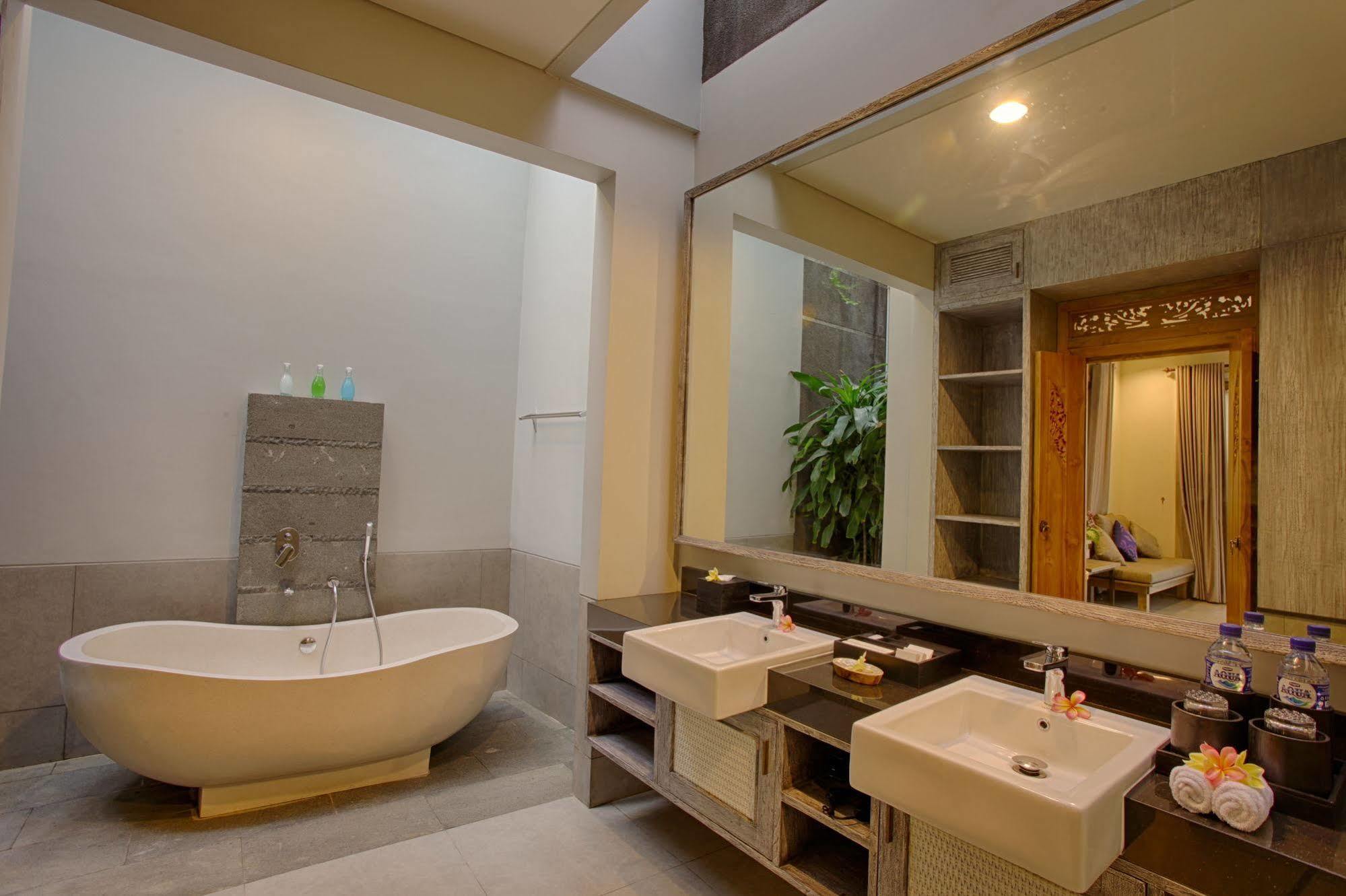 Villa The Poh Jimbaran Exterior foto
