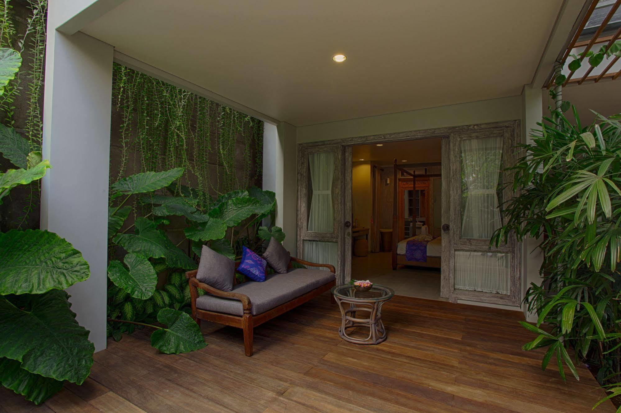 Villa The Poh Jimbaran Exterior foto